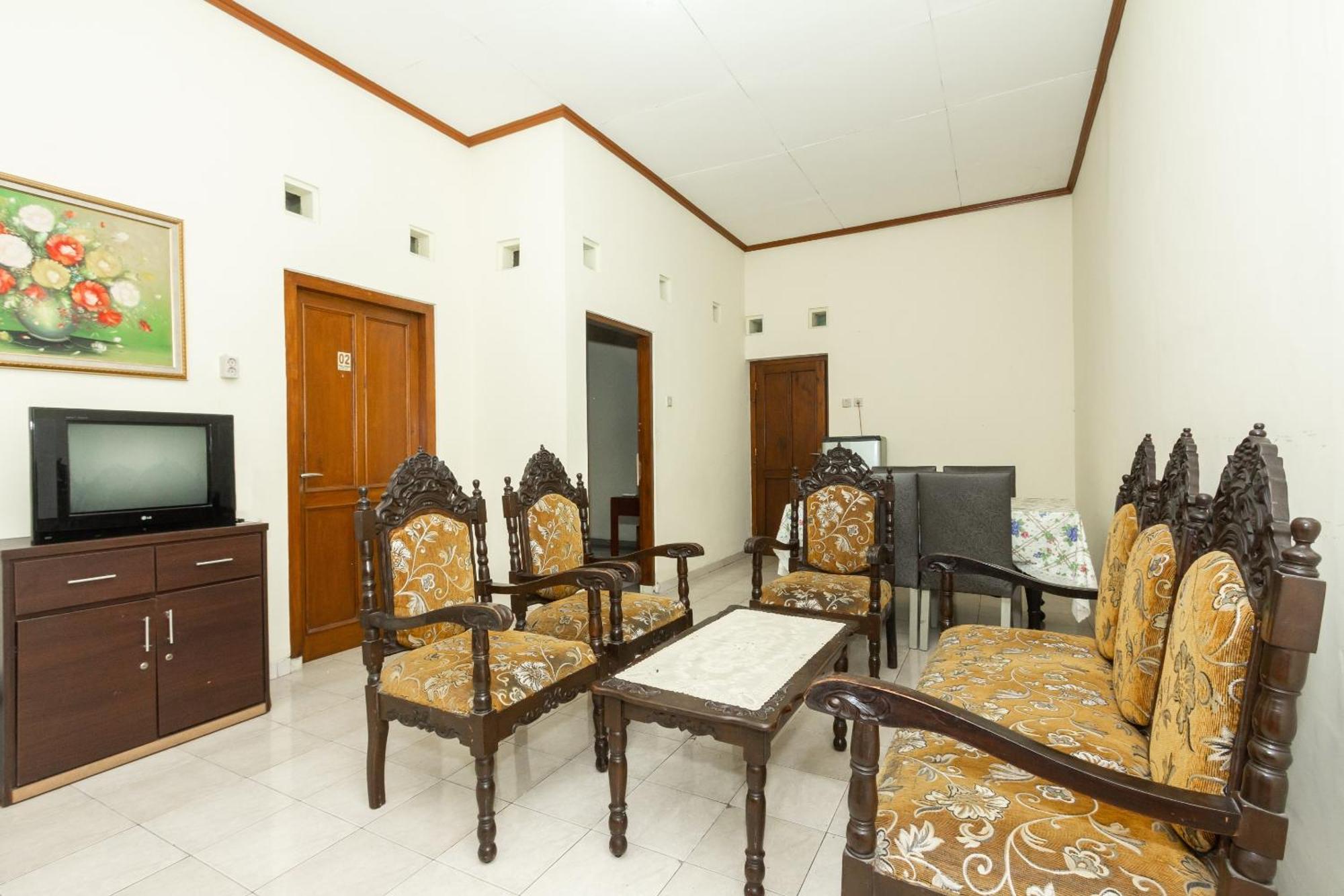 Super Oyo 1150 Omah Ladrang Hotel Kejayan Exterior photo